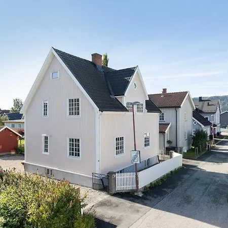Apartman Central, Large And Light In The Middle Of The City