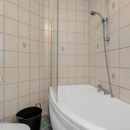 Apartman Central, Large And Light In The Middle Of The City